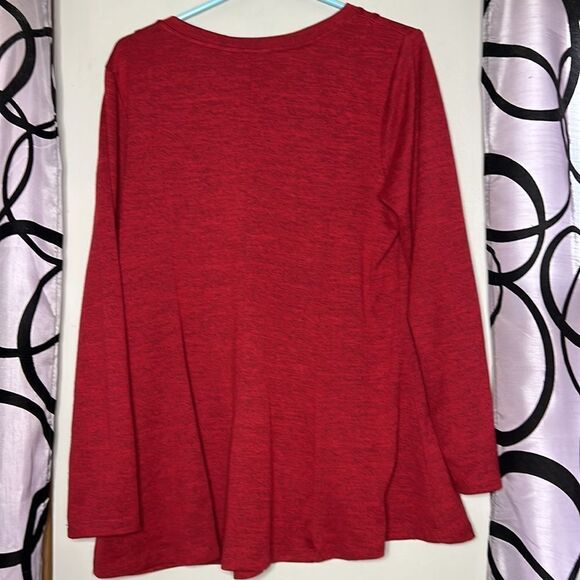 Denim + Company long sleeve, V-neck stretch, knit blouse, size medium - Picture 7 of 10